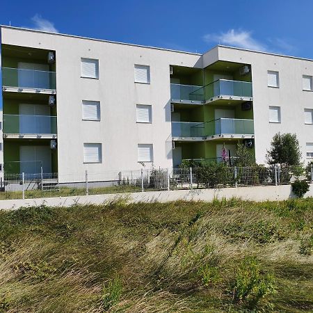 Apartmani Matko Nin Luaran gambar