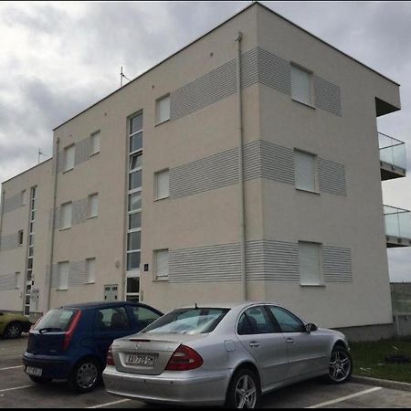 Apartmani Matko Nin Luaran gambar