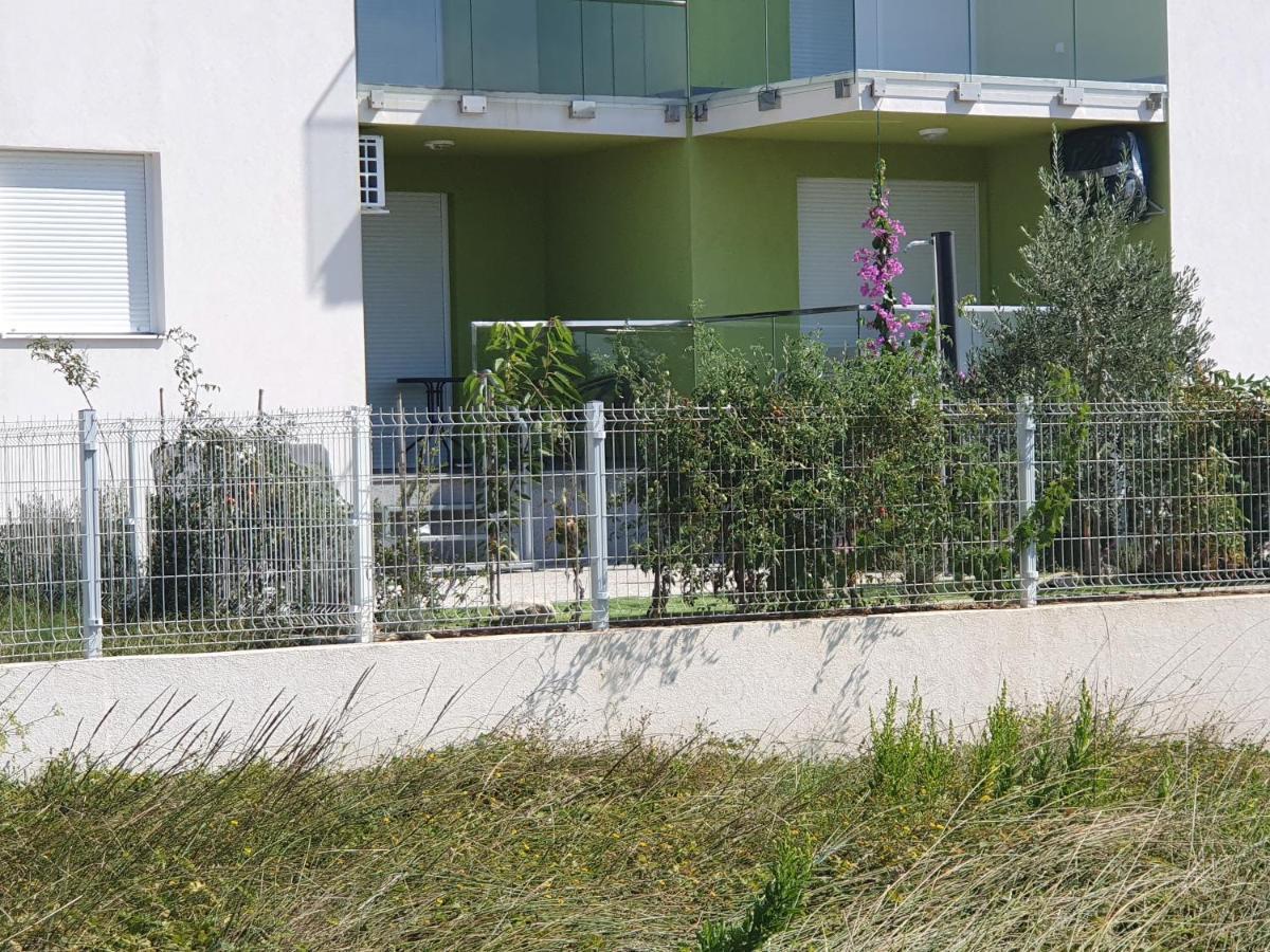 Apartmani Matko Nin Luaran gambar