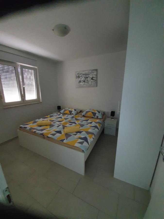 Apartmani Matko Nin Luaran gambar