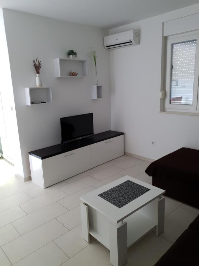 Apartmani Matko Nin Luaran gambar