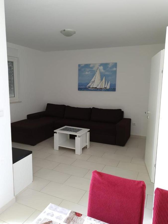 Apartmani Matko Nin Luaran gambar
