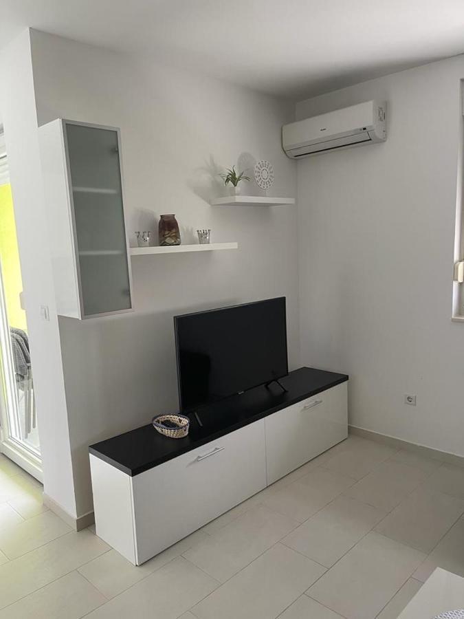 Apartmani Matko Nin Luaran gambar